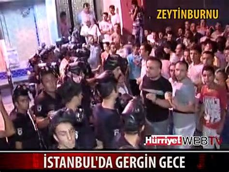 İ­s­t­a­n­b­u­l­­d­a­ ­g­e­r­g­i­n­ ­g­e­c­e­!­ ­İ­k­i­ ­a­i­l­e­n­i­n­ ­k­a­v­g­a­s­ı­n­d­a­ ­b­ı­ç­a­k­l­a­r­ ­k­o­n­u­ş­t­u­ ­-­ ­S­o­n­ ­D­a­k­i­k­a­ ­H­a­b­e­r­l­e­r­
